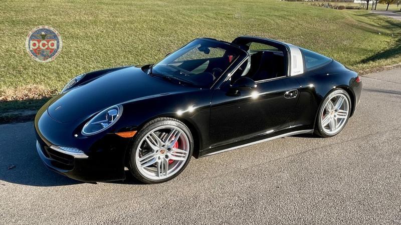 Jet Black Metallic | Rennbow - The Porsche Color Wiki
